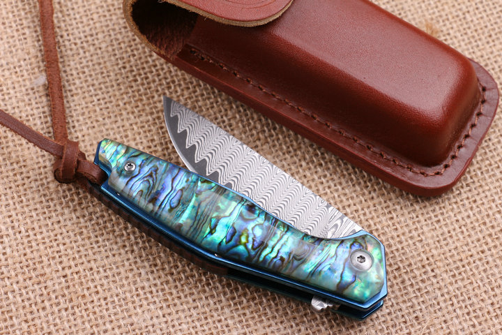 Blue bird Damascus folding knife with Abalone handle UD404496
